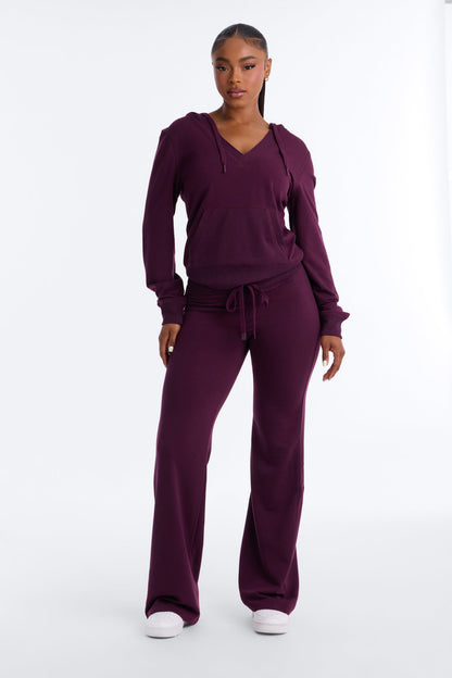https://cdn.shopify.com/s/files/1/0293/9277/files/IT93710IP9467_Burgundy_JR_V1.jpg?v=1790100741