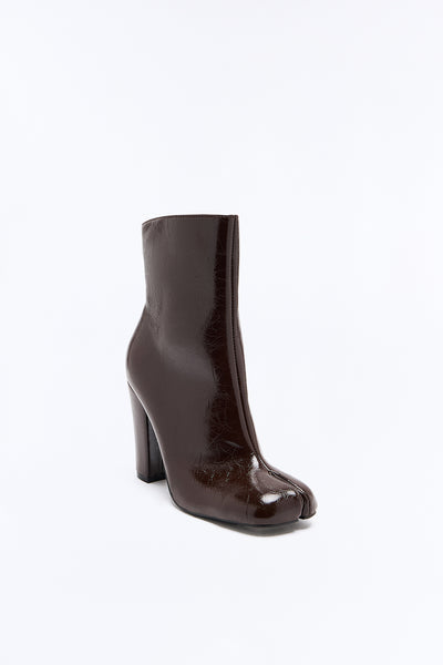 https://cdn.shopify.com/s/files/1/0293/9277/files/MILA_Brown_SL_V2.jpg?v=1790781107&with=400&height=600