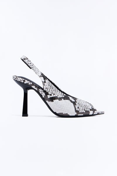 https://cdn.shopify.com/s/files/1/0293/9277/files/MOSSY_Black_White_SL_V1.jpg?v=1788190946&with=400&height=600