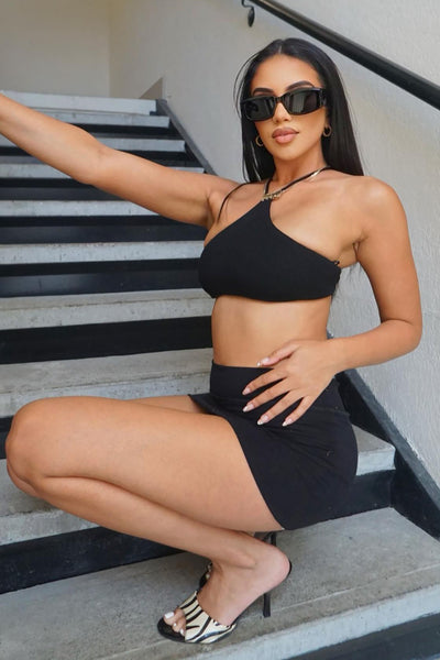 https://cdn.shopify.com/s/files/1/0293/9277/products/MelaniMicroMiniSkirt-Black_MER.jpg?v=1740085816&with=400&height=600