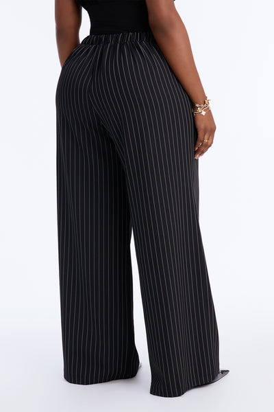 https://cdn.shopify.com/s/files/1/0293/9277/files/NAF100172_Black_PLUS_V4.jpg?v=1790185623&with=400&height=600