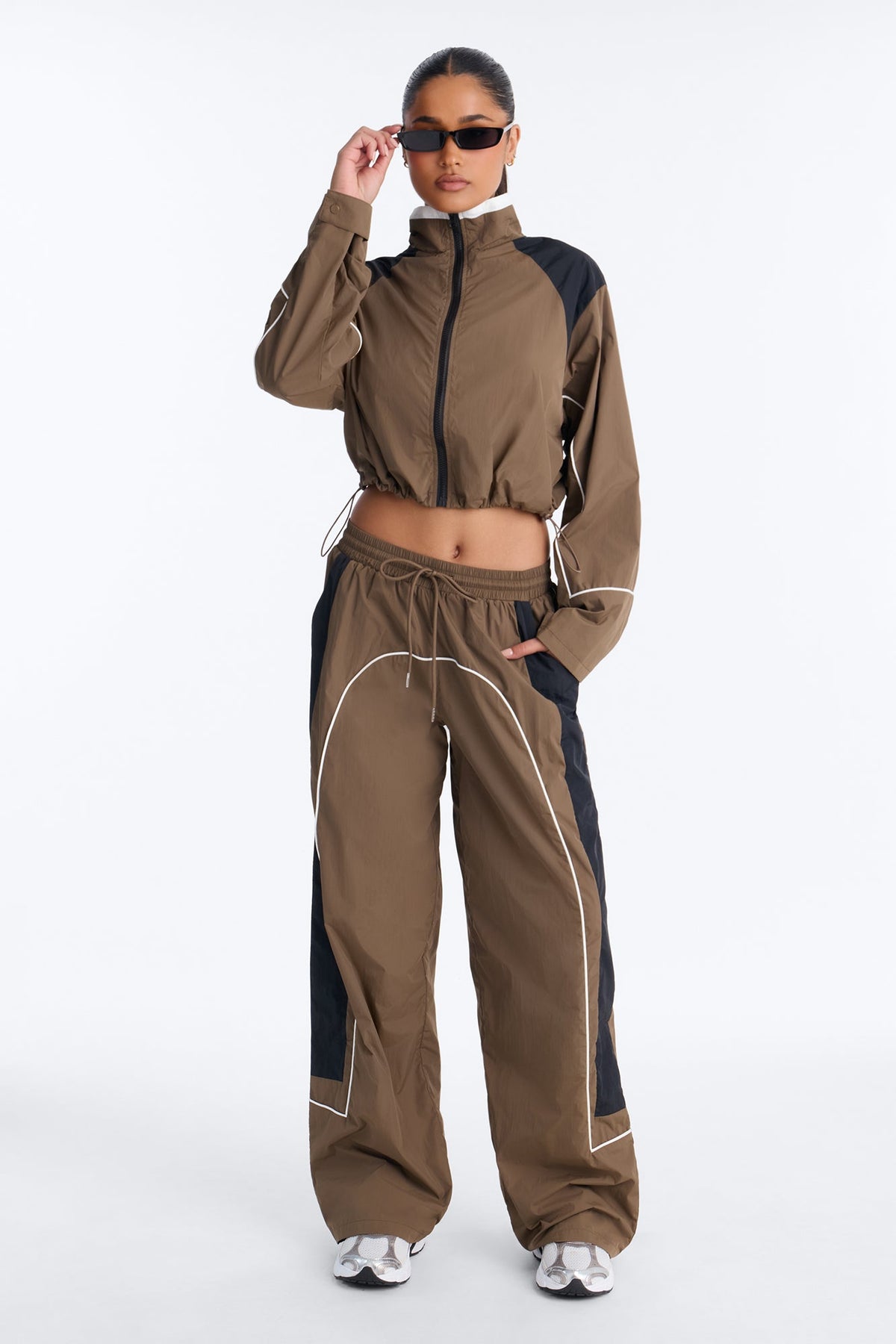 https://cdn.shopify.com/s/files/1/0293/9277/files/P126MS1370_Olive_JR_V1.jpg?v=1787158537
