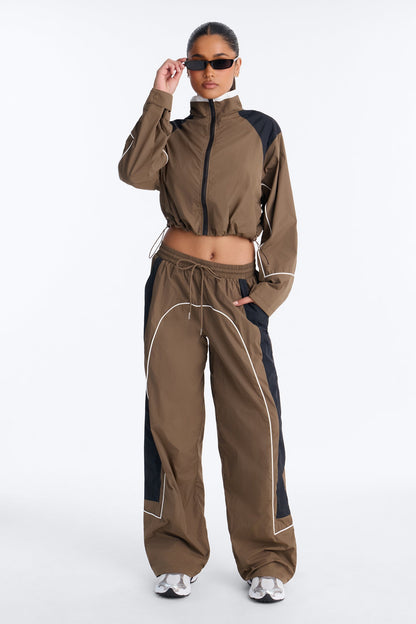 https://cdn.shopify.com/s/files/1/0293/9277/files/P126MS1370_Olive_JR_V1.jpg?v=1787158537