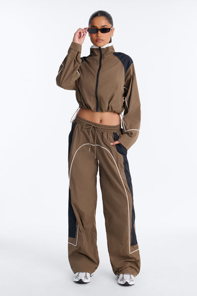https://cdn.shopify.com/s/files/1/0293/9277/files/P126MS1370_Olive_JR_V1.jpg?v=1787158537&with=400&height=600