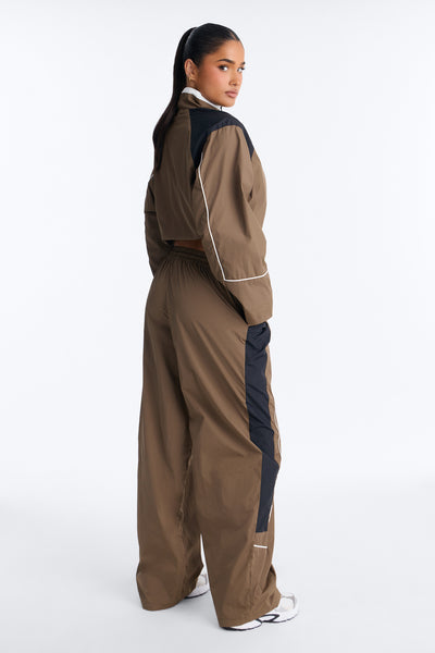 https://cdn.shopify.com/s/files/1/0293/9277/files/P126MS1370_Olive_JR_V3.jpg?v=1787158538&with=400&height=600