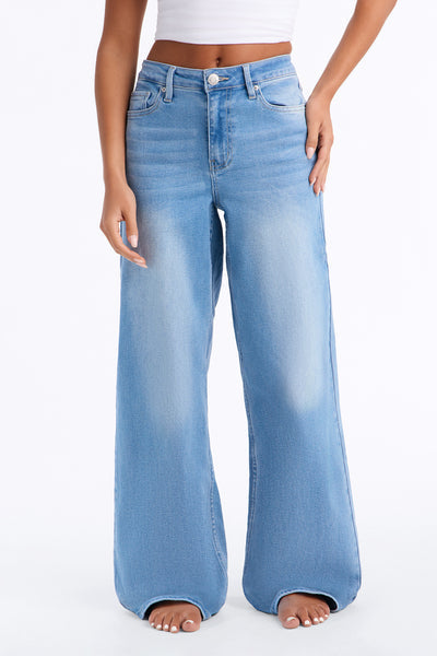 https://cdn.shopify.com/s/files/1/0293/9277/files/P44160_LightWash_JR_V1.jpg?v=1787240567&with=400&height=600