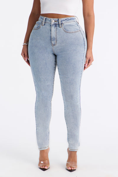 https://cdn.shopify.com/s/files/1/0293/9277/files/RHTR3083_LightWash_JR_V2.jpg?v=1784914617&with=400&height=600