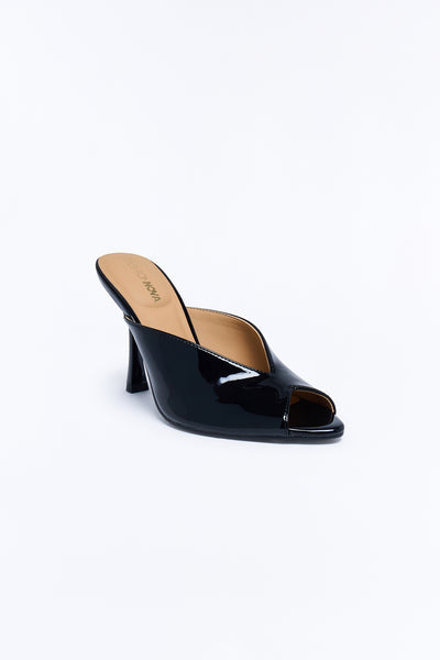 https://cdn.shopify.com/s/files/1/0293/9277/files/TRACE48_Black_SL_V4.jpg?v=1784745192&with=400&height=600
