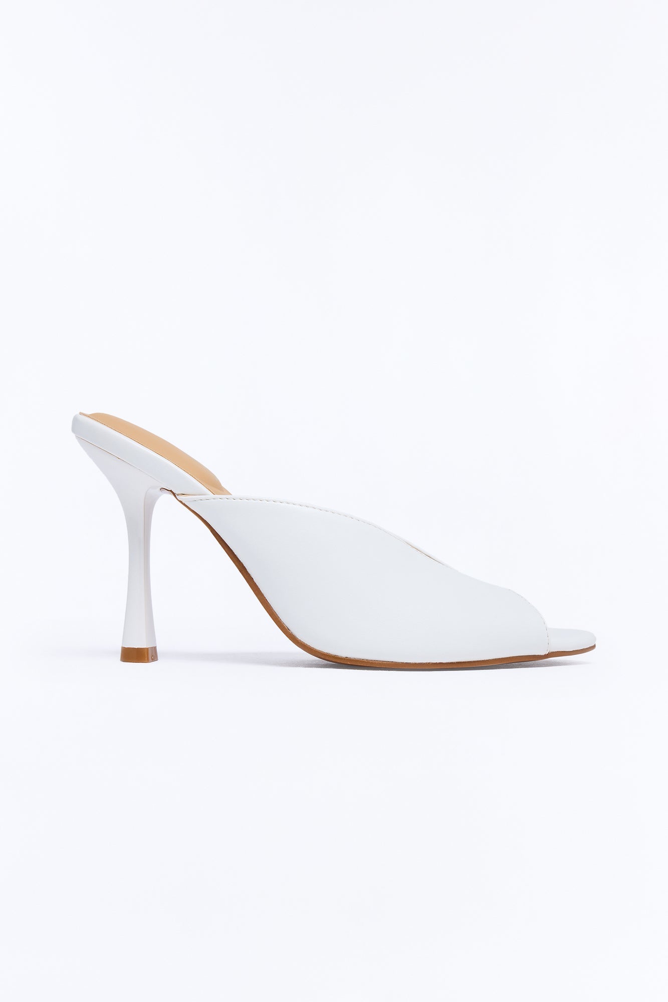https://cdn.shopify.com/s/files/1/0293/9277/files/TRACE48_White_SL_V3.jpg?v=1784745945