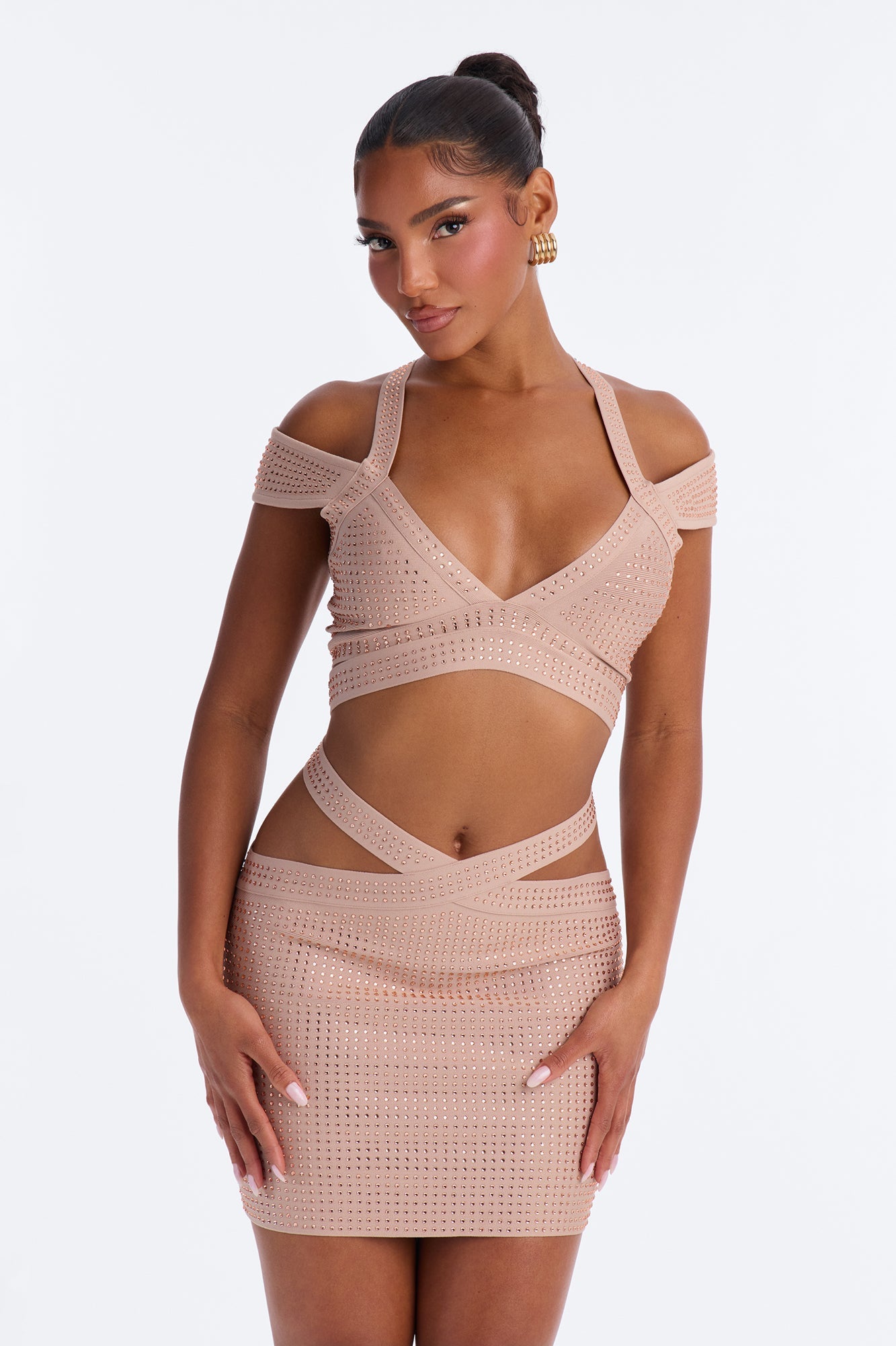 https://cdn.shopify.com/s/files/1/0293/9277/files/V125DR01275_Champagne_JR_V1.jpg?v=1783368247
