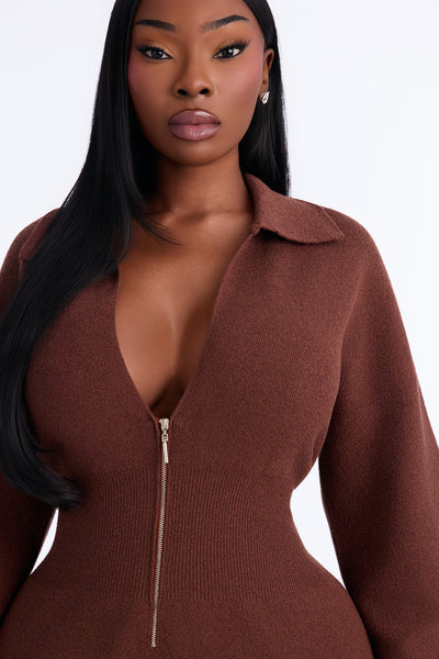 https://cdn.shopify.com/s/files/1/0293/9277/files/V126JP0160_Chocolate_PLUS_V3.jpg?v=1790027940&with=400&height=600