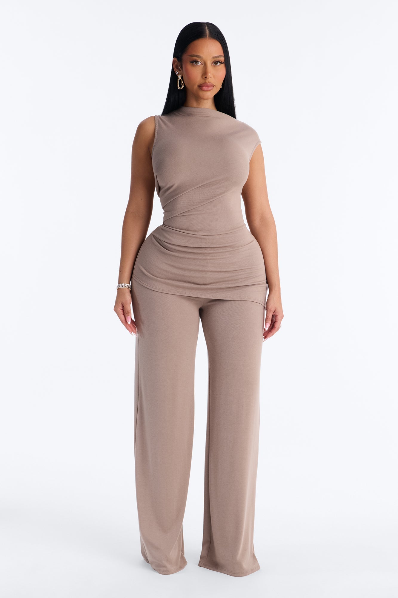 https://cdn.shopify.com/s/files/1/0293/9277/files/V126JP0606_Taupe_JR_V1.jpg?v=1783611078