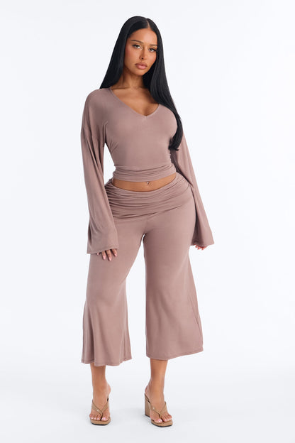 https://cdn.shopify.com/s/files/1/0293/9277/files/V126MS06665_Mocha_JR_V2.jpg?v=1789675173