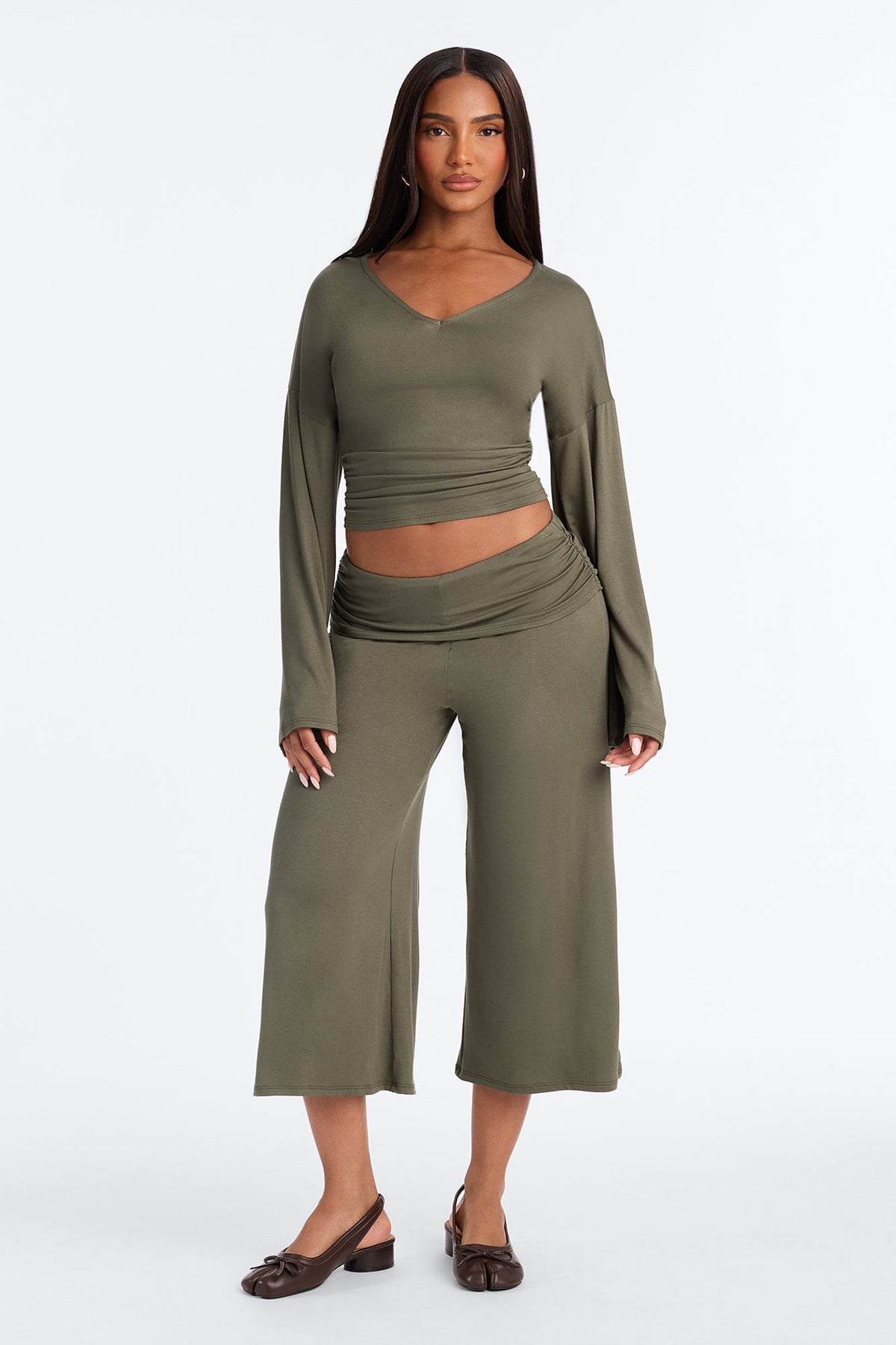 https://cdn.shopify.com/s/files/1/0293/9277/files/V126MS06665_Olive_JR_V1.jpg?v=1790560821