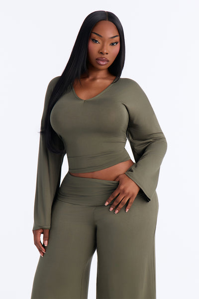 https://cdn.shopify.com/s/files/1/0293/9277/files/V126MS06665_Olive_PLUS_V2.jpg?v=1789934233&with=400&height=600