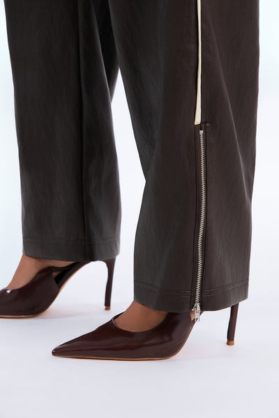 https://cdn.shopify.com/s/files/1/0293/9277/files/V126MS0826039_Brown_PLUS_V5.jpg?v=1789771121&with=400&height=600