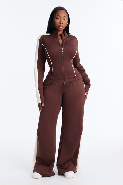 https://cdn.shopify.com/s/files/1/0293/9277/files/V126MS0857_Chocolate_PLUS_V1.jpg?v=1785338305&with=400&height=600