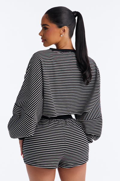 https://cdn.shopify.com/s/files/1/0293/9277/files/V126MS1385_Black_White_JR_V4.jpg?v=1784827147&with=400&height=600