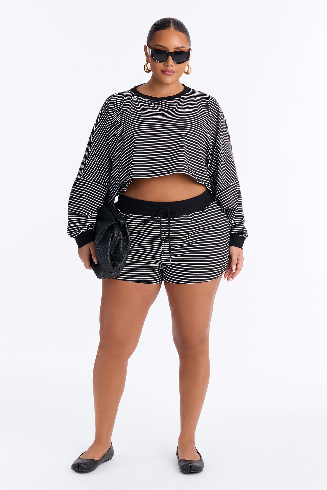https://cdn.shopify.com/s/files/1/0293/9277/files/V126MS1385_Black_White_PLUS_V1.jpg?v=1786551520