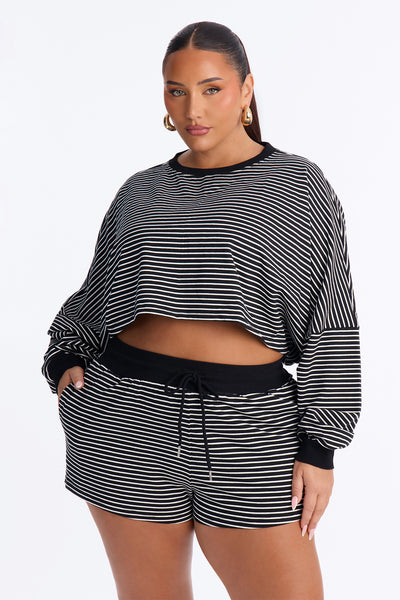 https://cdn.shopify.com/s/files/1/0293/9277/files/V126MS1385_Black_White_PLUS_V2.jpg?v=1786551521&with=400&height=600