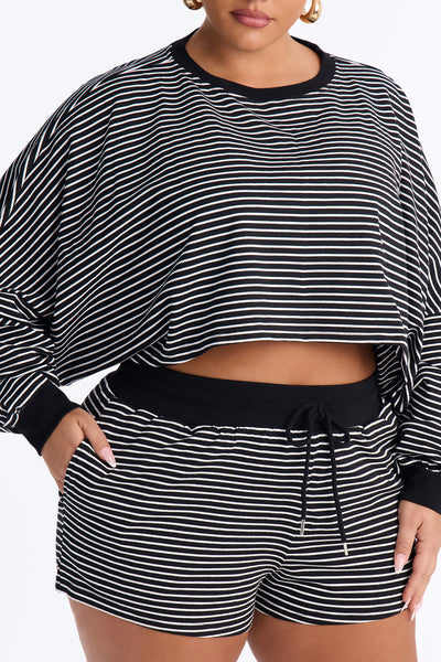 https://cdn.shopify.com/s/files/1/0293/9277/files/V126MS1385_Black_White_PLUS_V3.jpg?v=1786551520&with=400&height=600