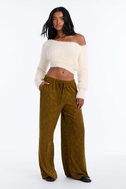 https://cdn.shopify.com/s/files/1/0293/9277/files/V226PT1186_Olive_JR_V1.jpg?v=1790101811
