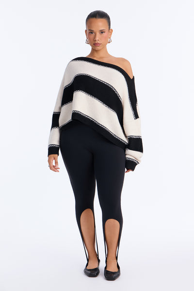 https://cdn.shopify.com/s/files/1/0293/9277/files/V426SW11598_Black_combo_PLUS_V2.jpg?v=1789859555&with=400&height=600