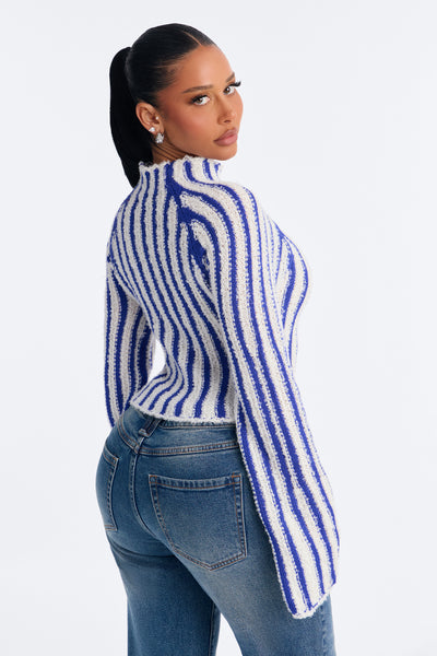https://cdn.shopify.com/s/files/1/0293/9277/files/V426SW11614_Royal_combo_JR_V4.jpg?v=1790009034&with=400&height=600