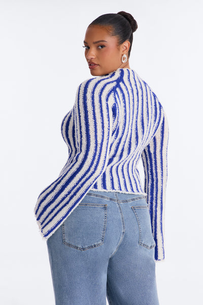 https://cdn.shopify.com/s/files/1/0293/9277/files/V426SW11614_Royal_combo_PLUS_V4.jpg?v=1790107179&with=400&height=600