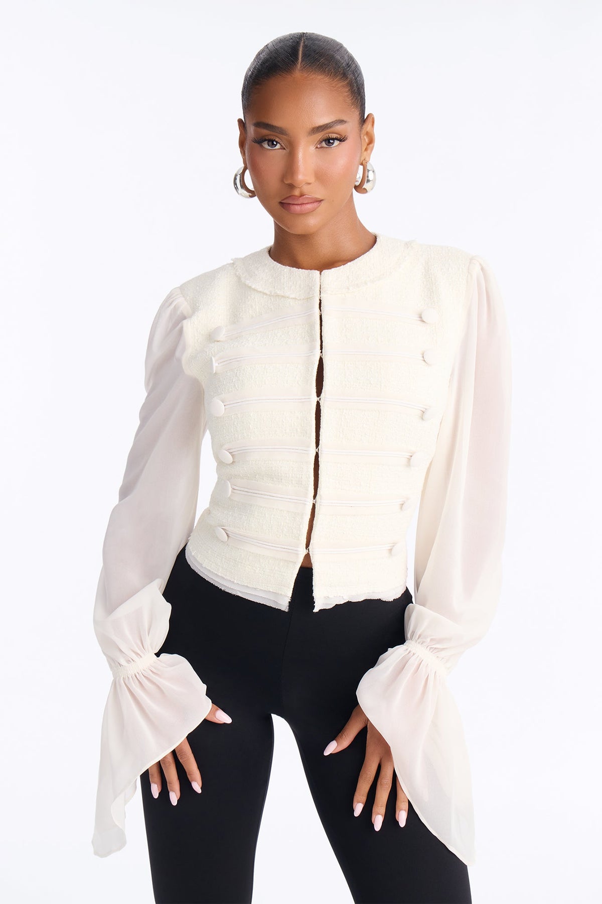 https://cdn.shopify.com/s/files/1/0293/9277/files/V426WT0723_Cream_JR_V1.jpg?v=1785951424
