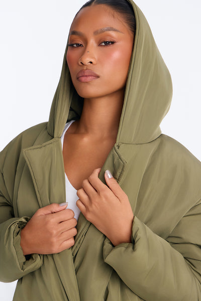 https://cdn.shopify.com/s/files/1/0293/9277/files/VA8106SLD_MilitaryGreen_JR_V3.jpg?v=1789680682&with=400&height=600