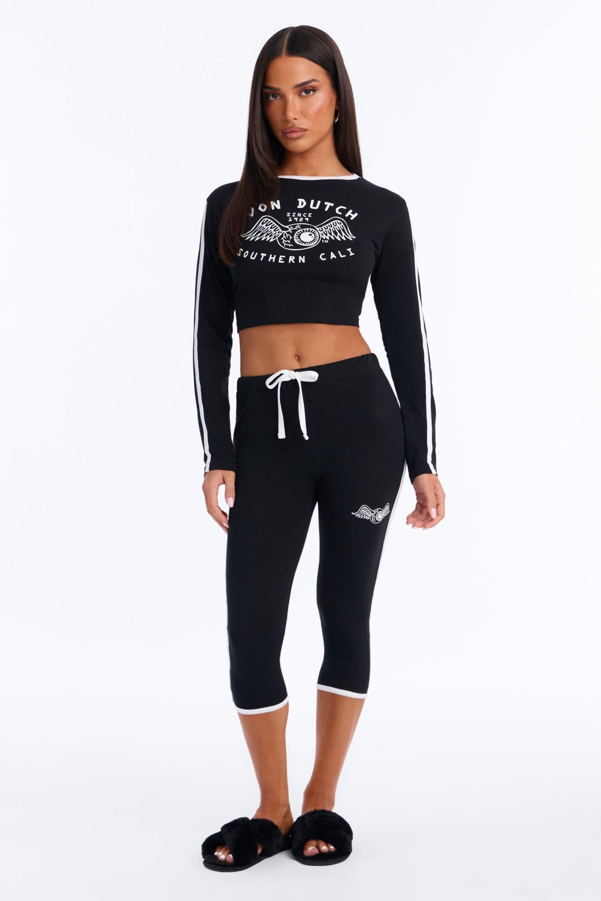 https://cdn.shopify.com/s/files/1/0293/9277/files/VD2755SET_Black_White_JR_V1.jpg?v=1791402440