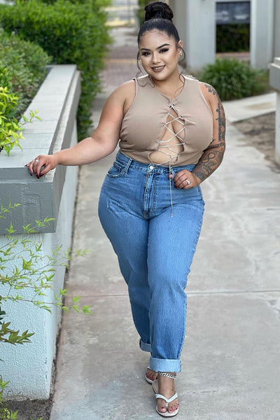 https://cdn.shopify.com/s/files/1/0293/9277/products/VerySpecialHighRiseMomJeans-MediumWash_MER_PLUS.jpg?v=1709593712&with=400&height=600