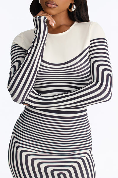 https://cdn.shopify.com/s/files/1/0293/9277/files/XD18561C_Black_White_JR_V4.jpg?v=1786726076&with=400&height=600