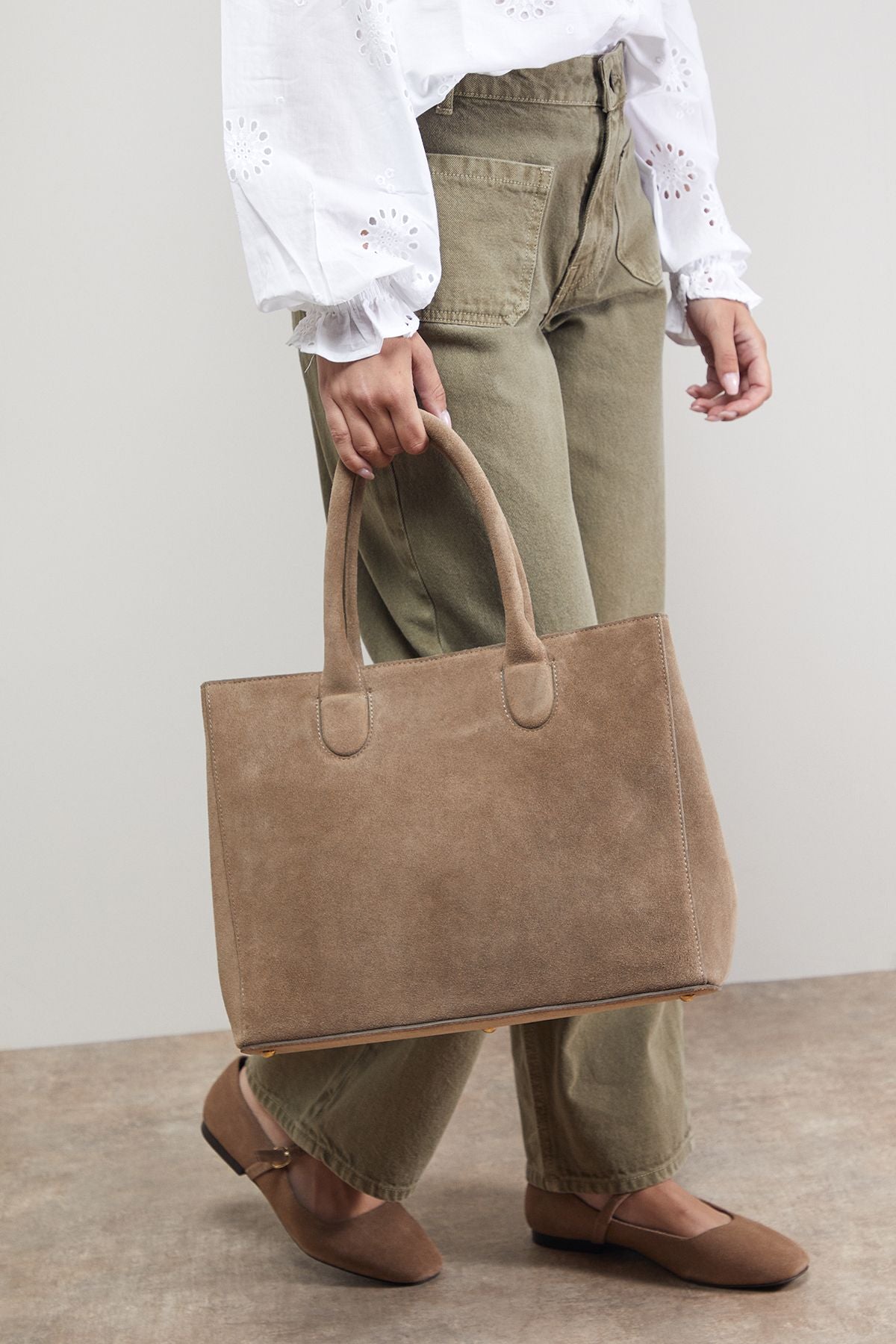 https://mediahub.prettylittlething.com/baa12259_taupe_xl