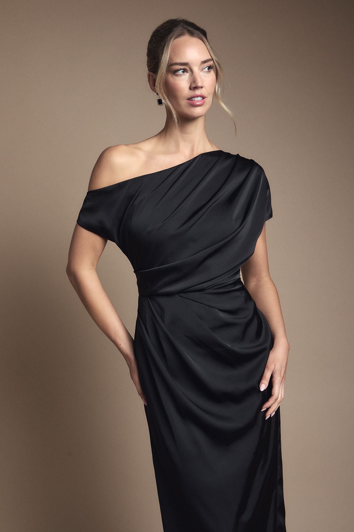 https://mediahub.prettylittlething.com/bcc11180_black_xl_1