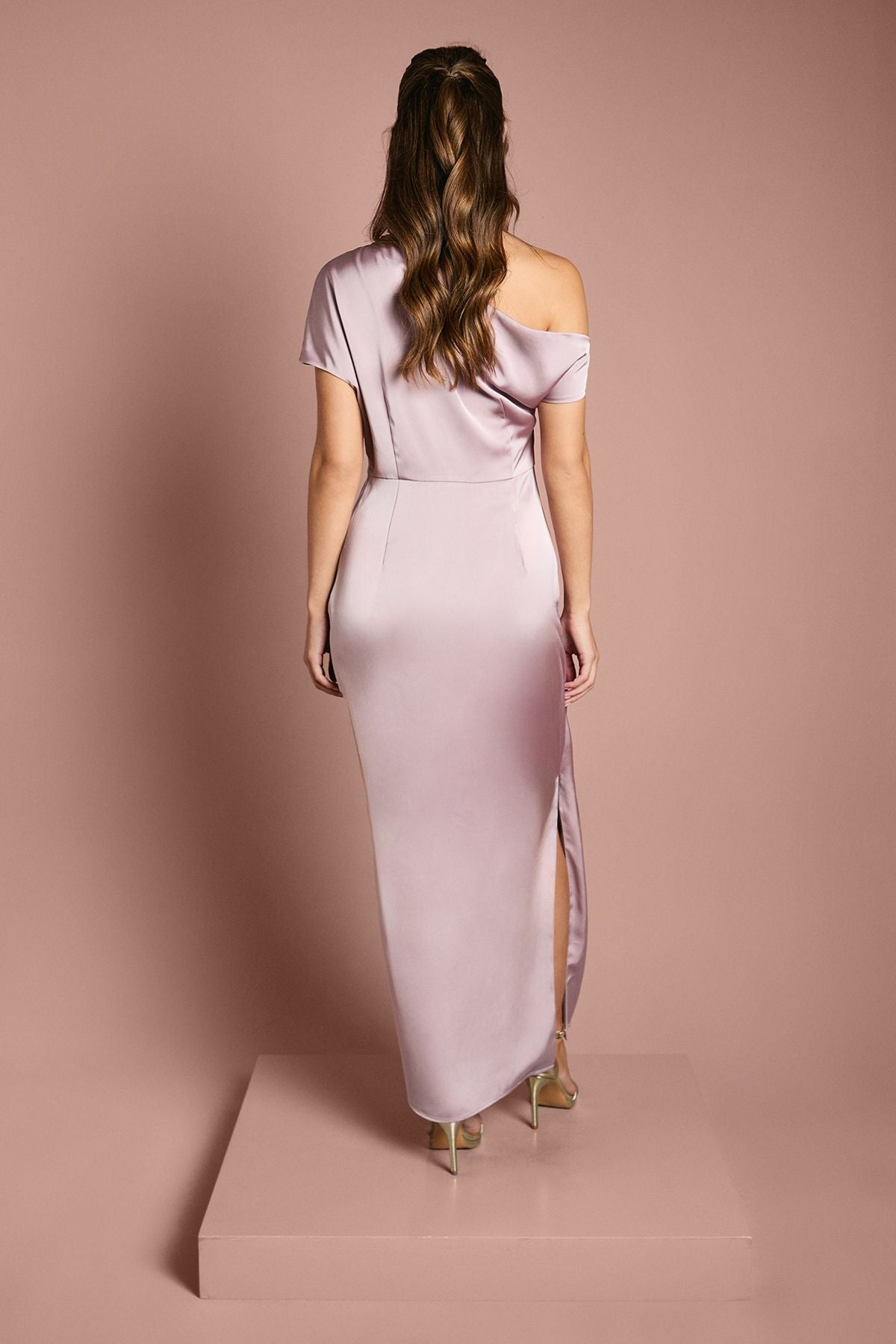 https://mediahub.prettylittlething.com/bcc11180_blush_xl_2