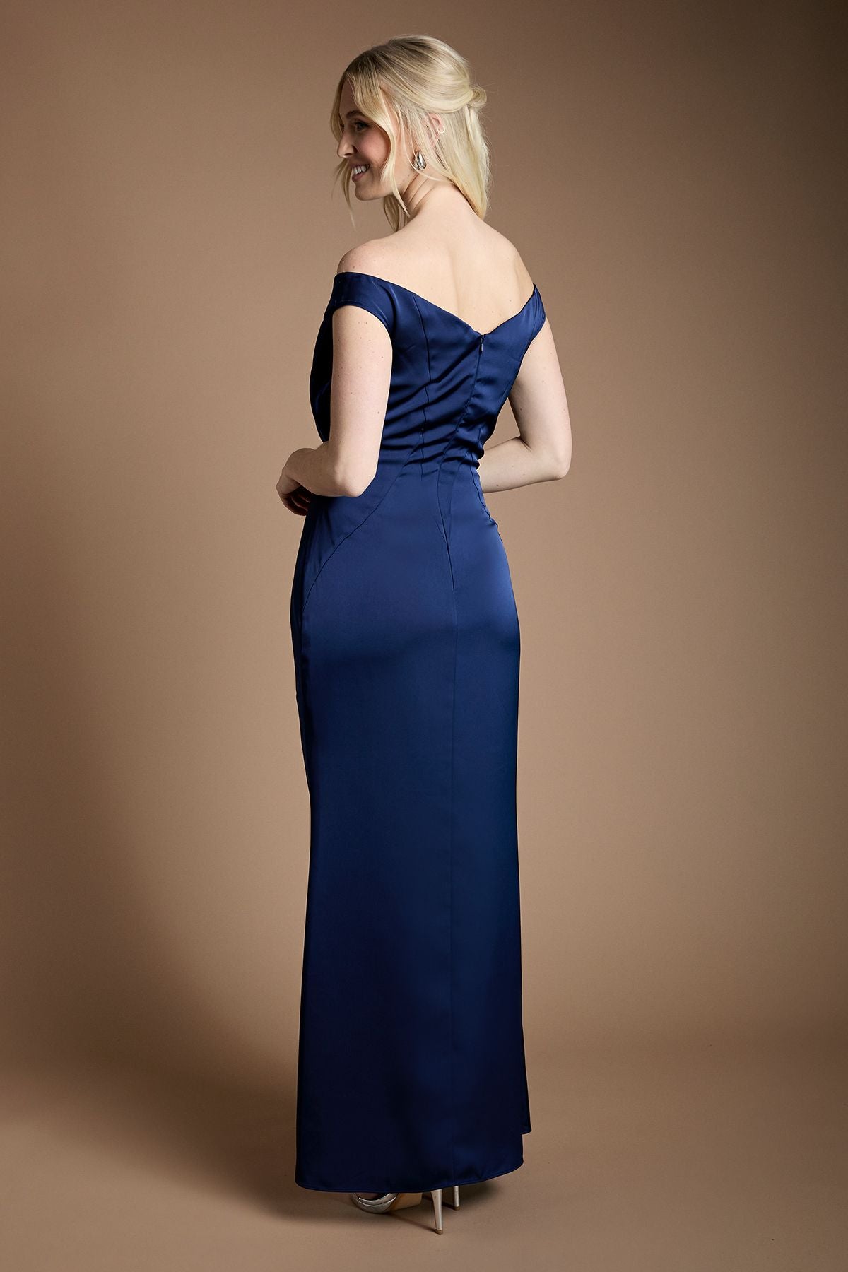 https://mediahub.prettylittlething.com/bcc11671_navy_xl_2
