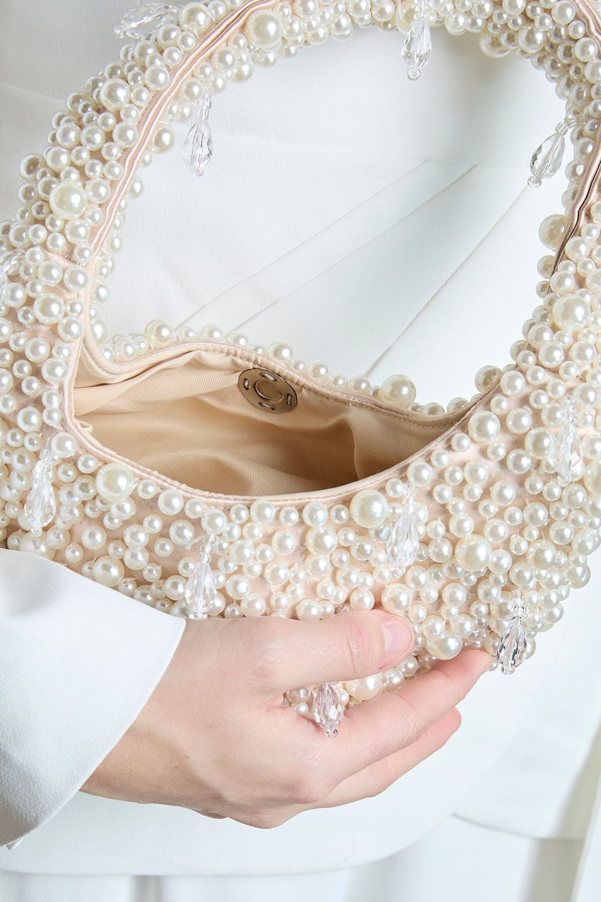 https://mediahub.prettylittlething.com/bcc12626_champagne_xl_2