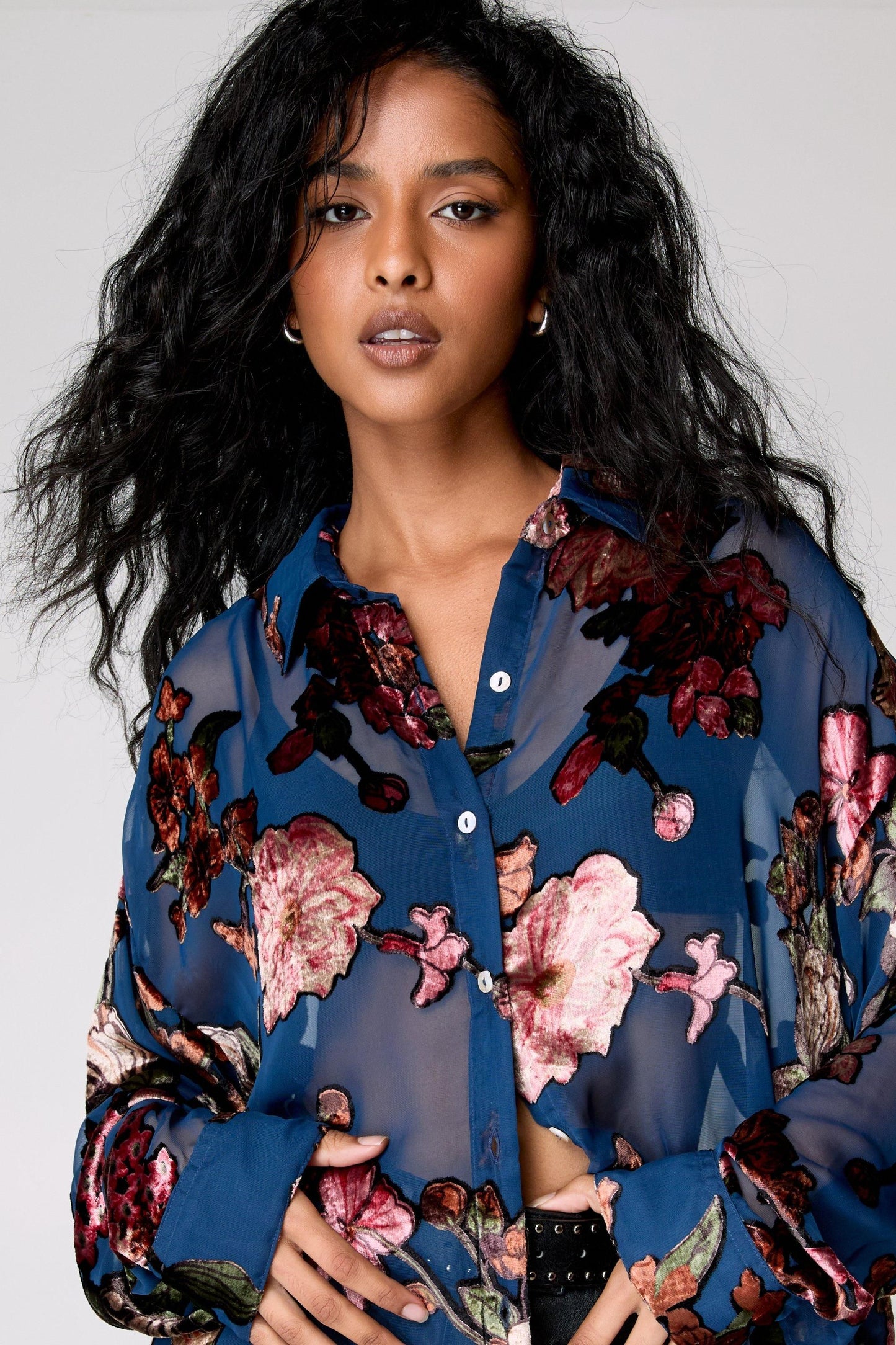 https://mediahub.prettylittlething.com/bgg22426_navy_xl_2