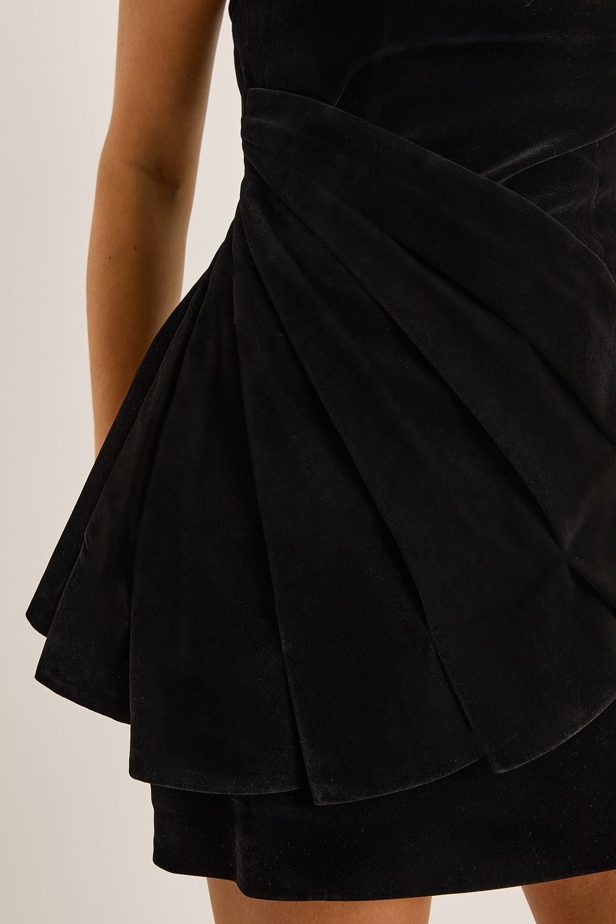 https://mediahub.prettylittlething.com/bgg24222_black_xl_2