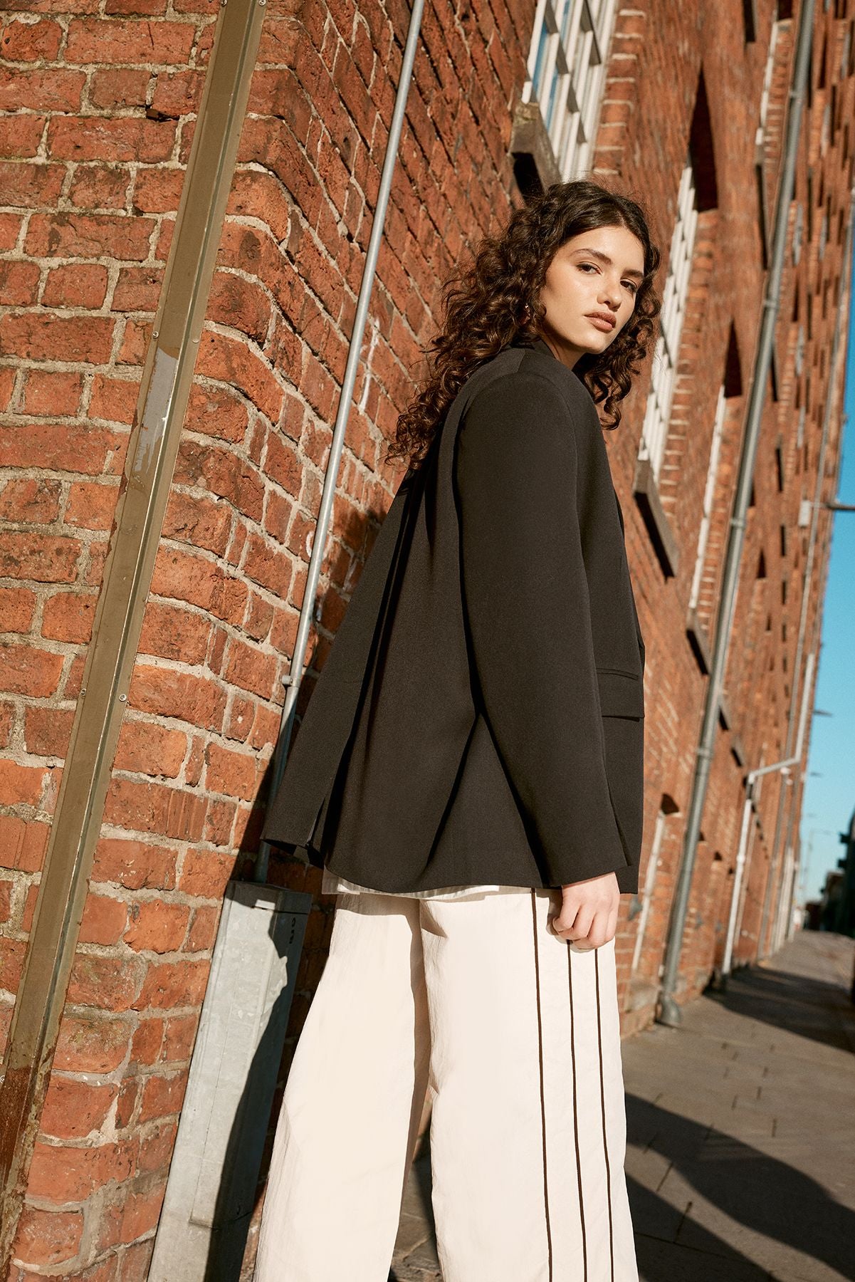 https://mediahub.prettylittlething.com/bgg24729_black_xl_3