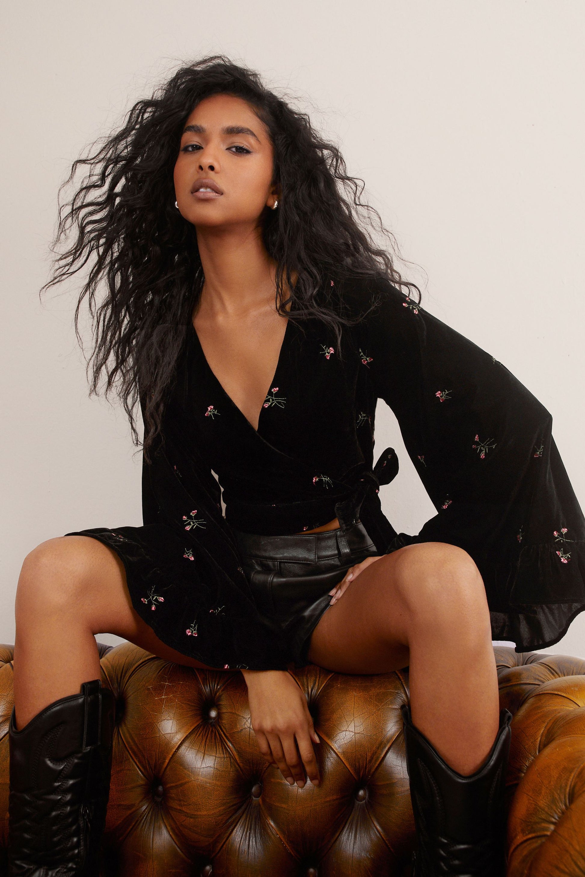 https://mediahub.prettylittlething.com/bgg25082_black_xl