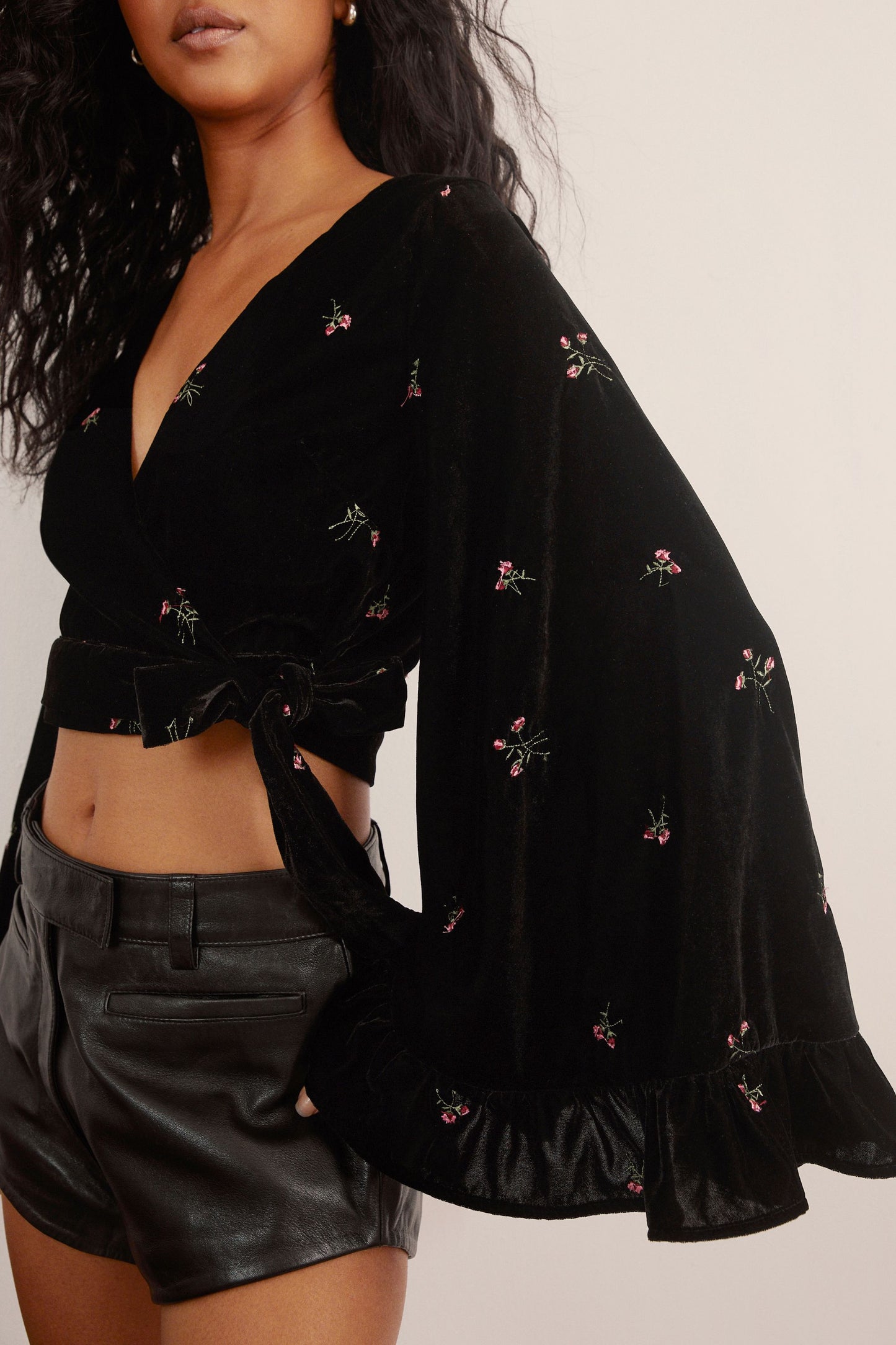 https://mediahub.prettylittlething.com/bgg25082_black_xl_1