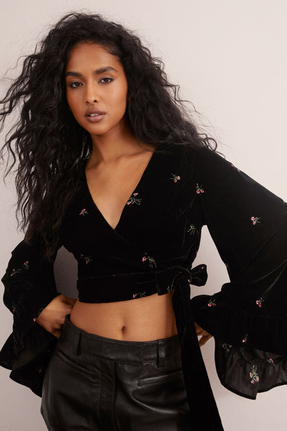 https://mediahub.prettylittlething.com/bgg25082_black_xl_2