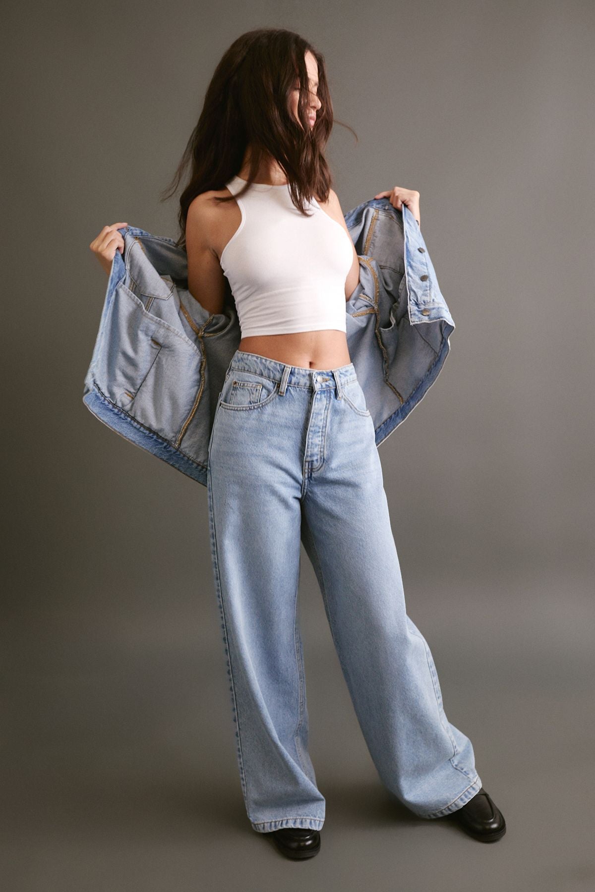 https://mediahub.prettylittlething.com/bgg25163_vintage%20wash_xl_1