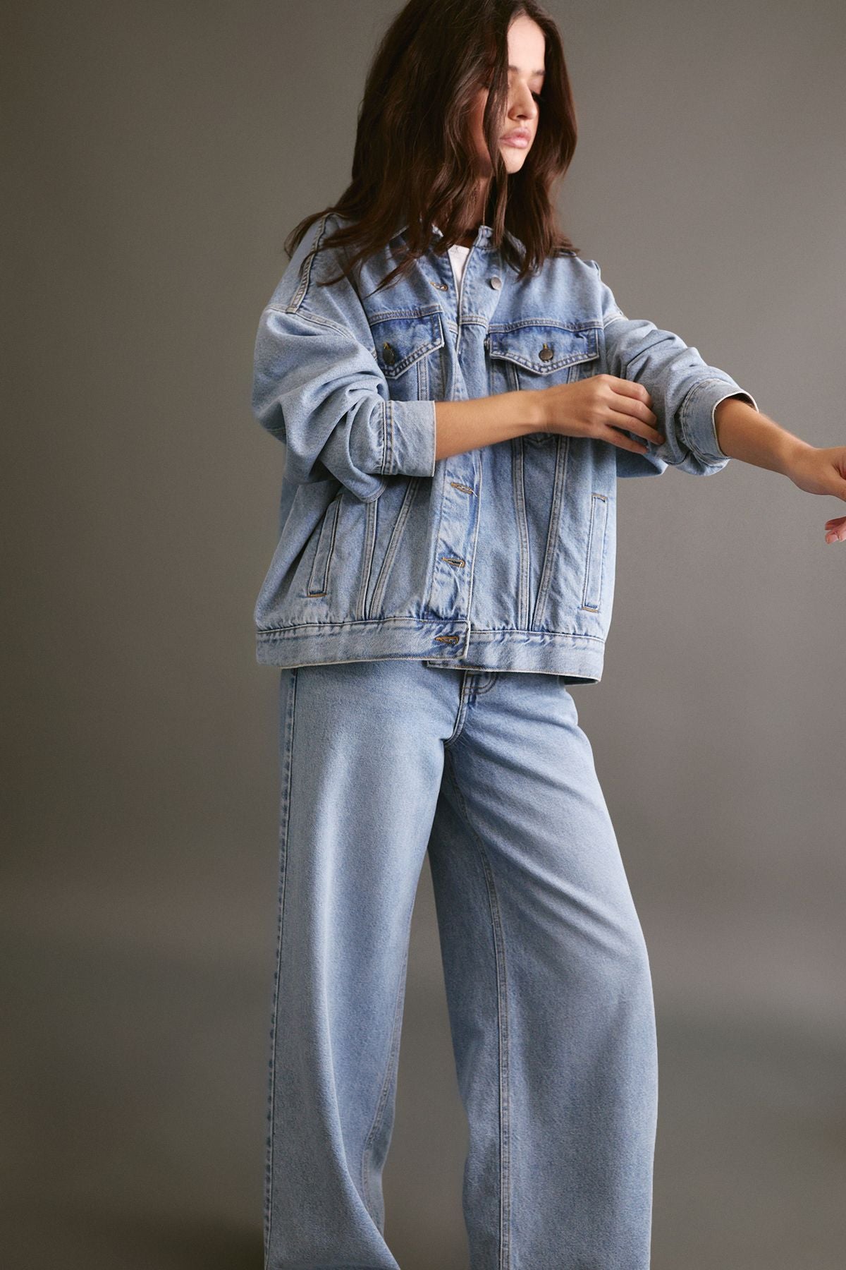https://mediahub.prettylittlething.com/bgg25169_vintage%20wash_xl_2