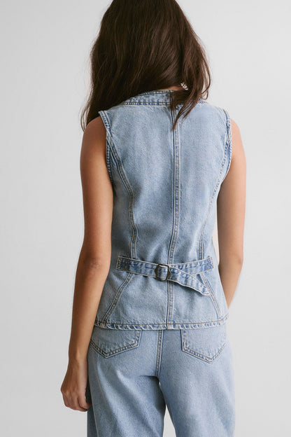 https://mediahub.prettylittlething.com/bgg25170_vintage%20wash_xl_3
