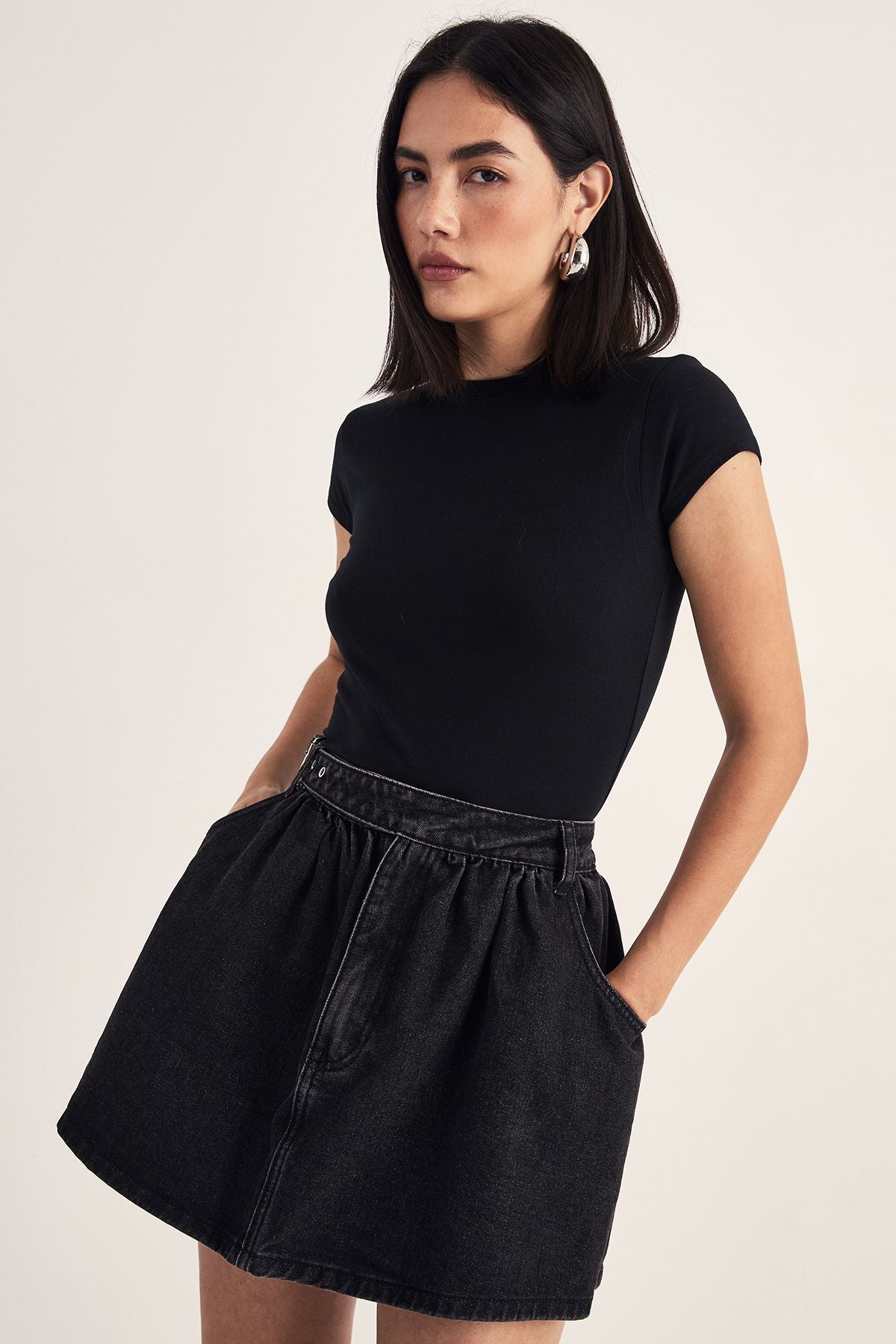 https://mediahub.prettylittlething.com/bgg25318_black_xl