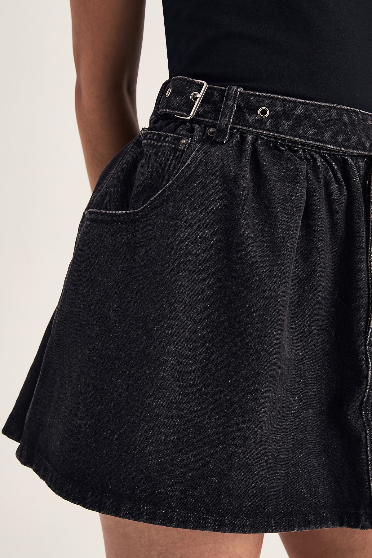https://mediahub.prettylittlething.com/bgg25318_black_xl_3
